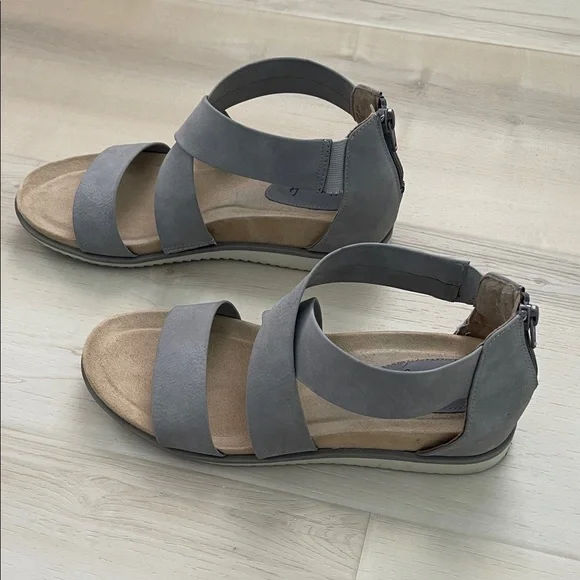 Eurosoft Laundry II wedge sandal in Light Gray Crisscross - Picture 2 of 8